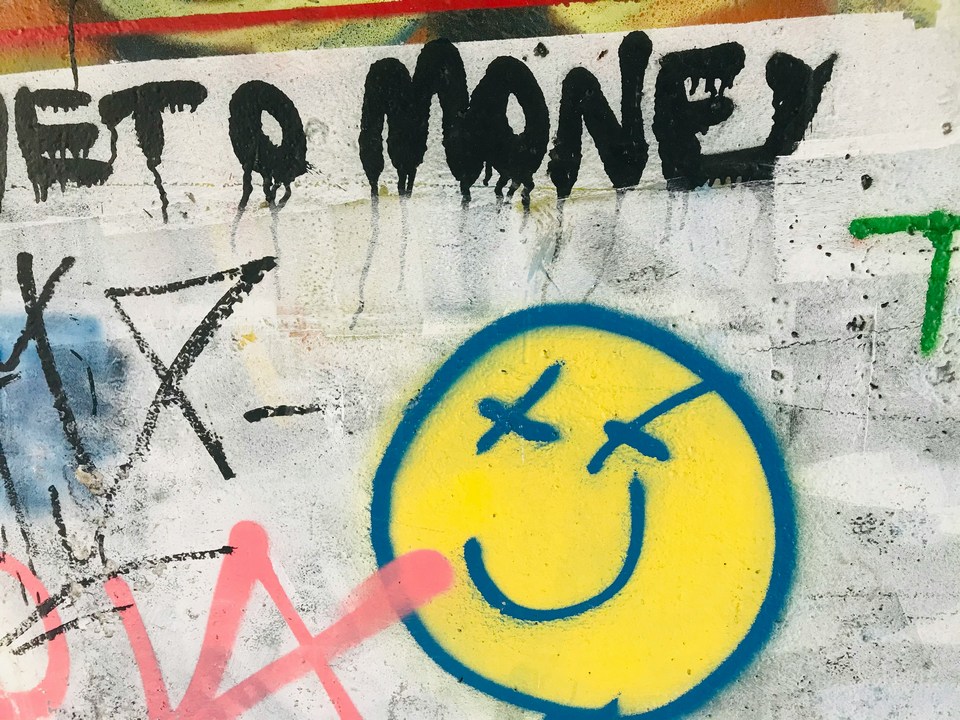 Street art graffiti about money β variance and sample size in value betting